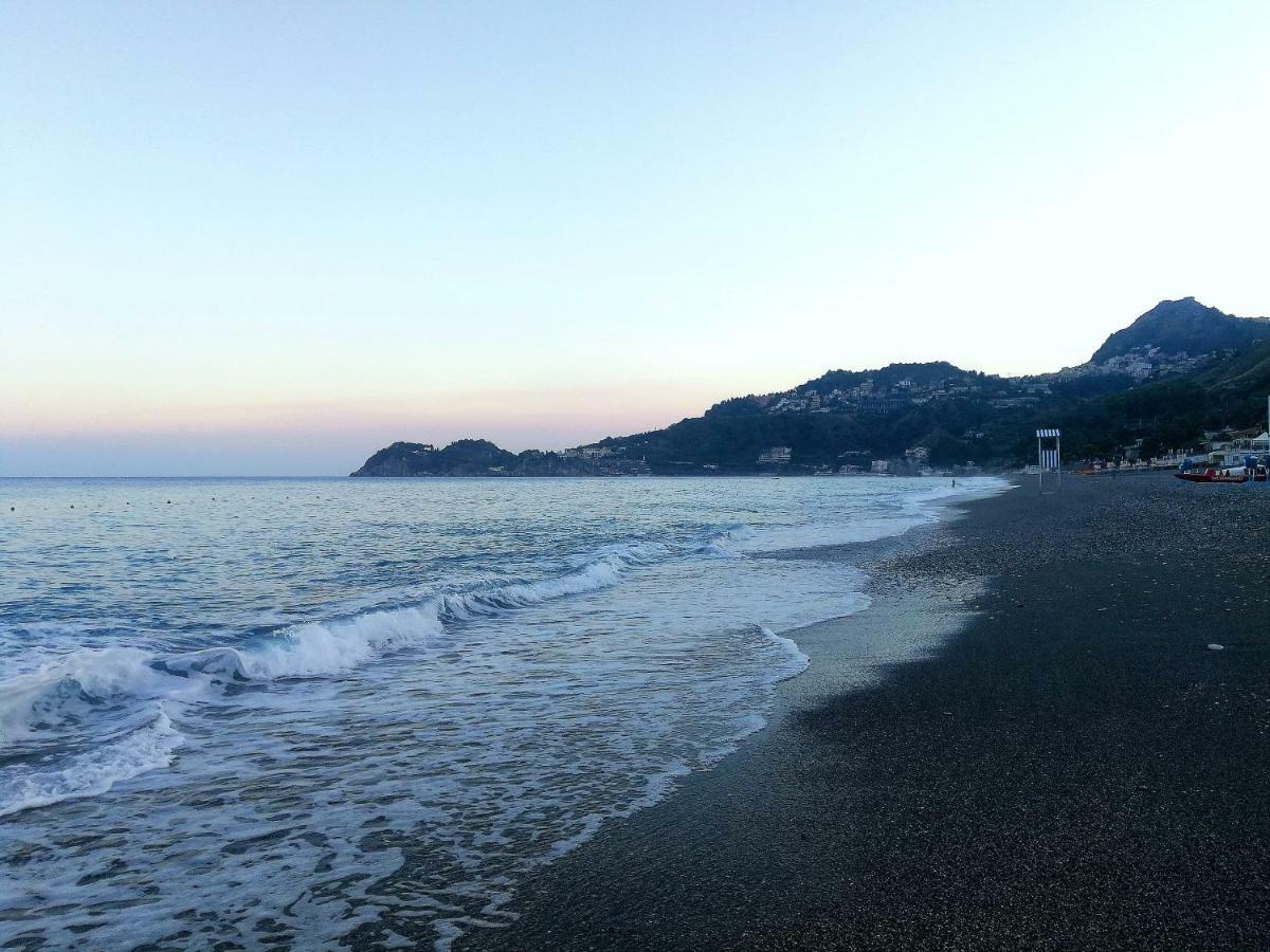 Appartamento Taormina By The Sea Mazzeo Esterno foto